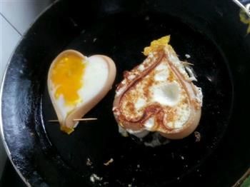 心心相印火腿煎蛋的做法步骤5