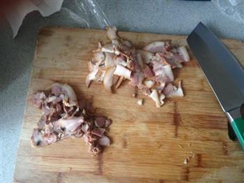 辣白菜炒猪头肉的做法步骤1