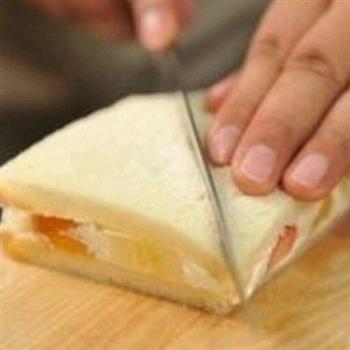 爱心早餐-水果三明治/酸奶冰淇淋三明治的做法步骤7