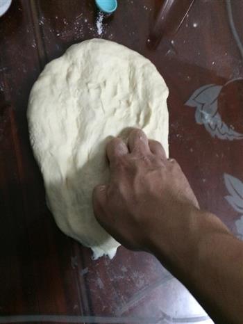 火腿蘑菇披萨的做法步骤5