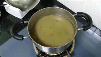 夏日必备 清热去火的百合绿豆汤的做法图解4
