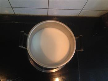 牛奶燕麦粥的做法图解1