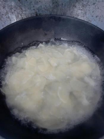 凉拌麻辣土豆片的做法步骤2