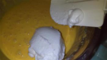 菜谱名称芒果蛋糕卷的做法步骤5