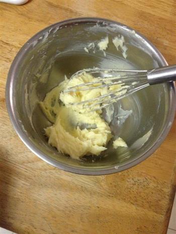 夏日炎炎、消暑甜品-奶酪布丁的做法步骤3