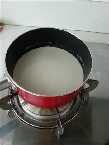 纯牛奶无淡奶油版芒果冰淇淋的做法步骤1