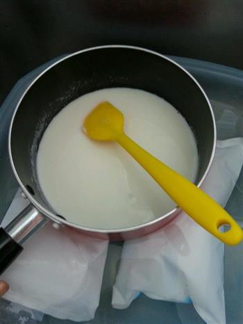 纯牛奶无淡奶油版芒果冰淇淋的做法步骤3