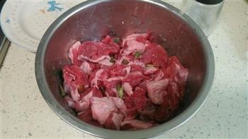 塔吉锅-番茄牛腩豆腐煲的做法步骤1