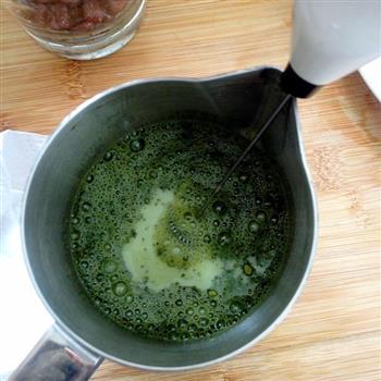 红豆抹茶拿铁的做法步骤2