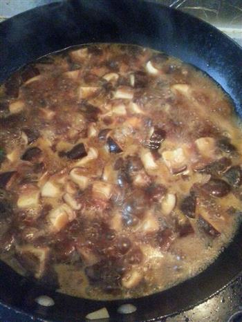 肉丁香菇土豆焖饭的做法步骤11