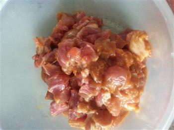 肉丁香菇土豆焖饭的做法步骤4