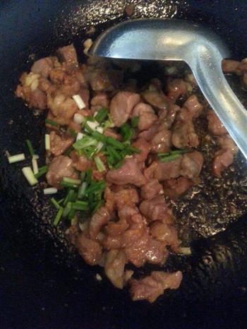 肉丁香菇土豆焖饭的做法步骤8