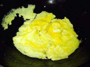 炒出水嫩鸡蛋-韭黄炒鸡蛋的做法步骤6