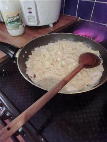 洛式新煮义-奶油培根蘑菇意面的做法步骤12