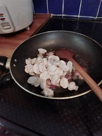 洛式新煮义-奶油培根蘑菇意面的做法图解8