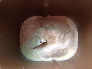 冷藏中种北海道吐司-面包机揉面的做法步骤1