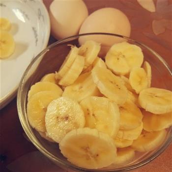 鸡蛋香蕉煎饼的做法步骤2