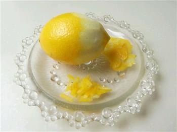 蜂蜜柠檬果冻佐芒果酸奶的做法步骤2