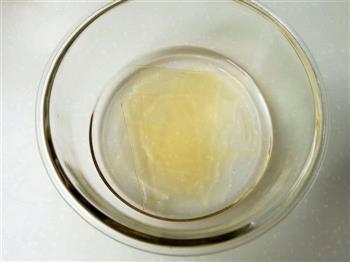 蜂蜜柠檬果冻佐芒果酸奶的做法步骤3