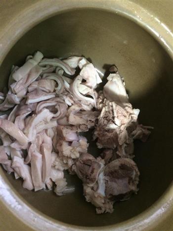 清心祛湿猪肚龙骨养颜汤的做法步骤4