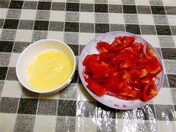 西红柿炒鸡蛋-也能炒得如此惊艳的做法步骤1