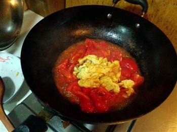 西红柿炒鸡蛋-也能炒得如此惊艳的做法步骤4