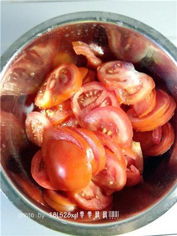 木耳番茄炒蛋的做法步骤2
