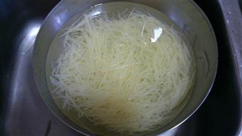 酸辣炝拌土豆丝的做法步骤3