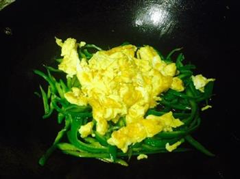 分享-如何分辨土鸡蛋-青椒炒鸡蛋的做法步骤8