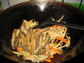 干锅多春鱼的做法步骤10