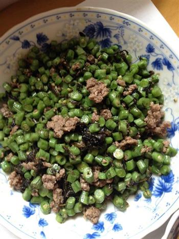 橄榄菜牛肉末炒豇豆的做法步骤4