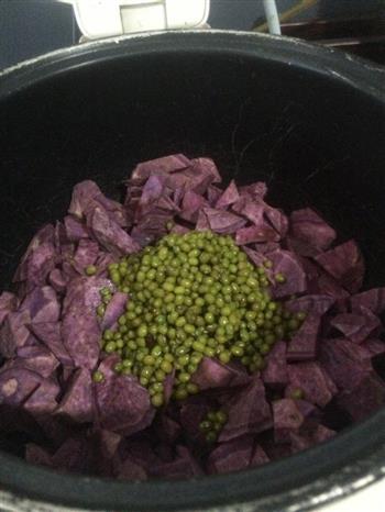 绿豆紫薯粥的做法步骤2