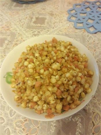 咸蛋黄火腿丁炒玉米粒的做法步骤3