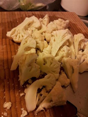 香煎羊排和奶油花椰菜醬的做法步骤2