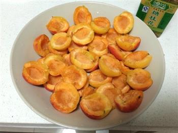 桂花蜜杏的做法步骤2