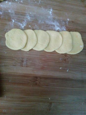 南瓜面包花的做法步骤2