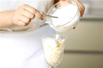 清凉水蜜桃奶昔制作方法的做法图解9