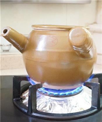 淡竹夏桑菊广东凉茶-消暑清热是夏天第一件大事的做法步骤3