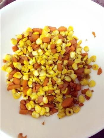 胡萝卜炒玉米的做法步骤1