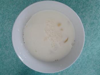牛奶蒸蛋的做法步骤4