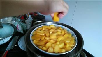 糖水桃子的做法步骤4