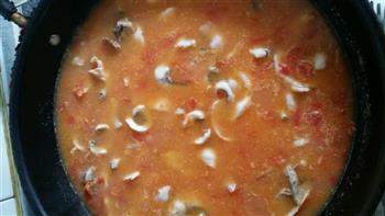 番茄鱼汤的做法步骤11
