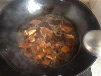 香菇排骨焖饭的做法步骤8