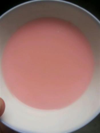 QQ糖和牛奶做的彩虹布丁的做法步骤3