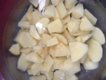 土豆烧鸡块的做法步骤2