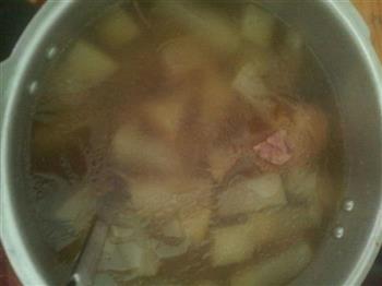 茶树菇冬瓜排骨汤的做法图解3