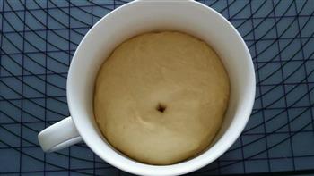 营养早餐 奶黄牛角面包的做法步骤7