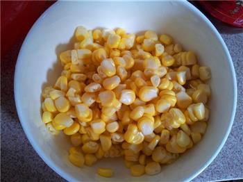 玉米饺子的做法步骤3