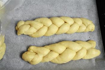 花形辫子面包的做法图解4