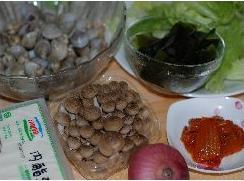 韩式泡菜海鲜汤的做法图解1